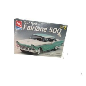AMT 1957 Ford Fairlane 500 No.8028 1/25 Scale Sealed Box